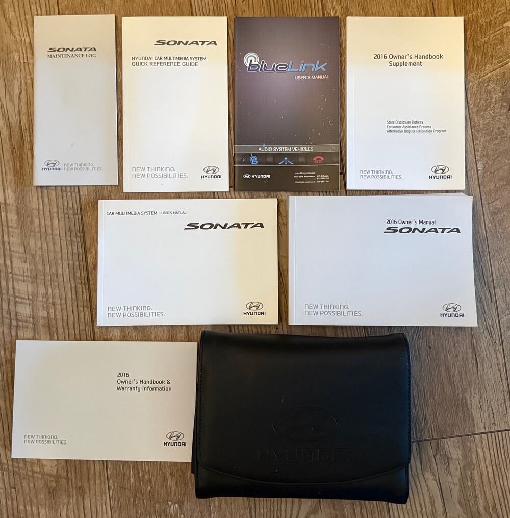 2016 Hyundai Sonata complete set of user manuals and Leather case